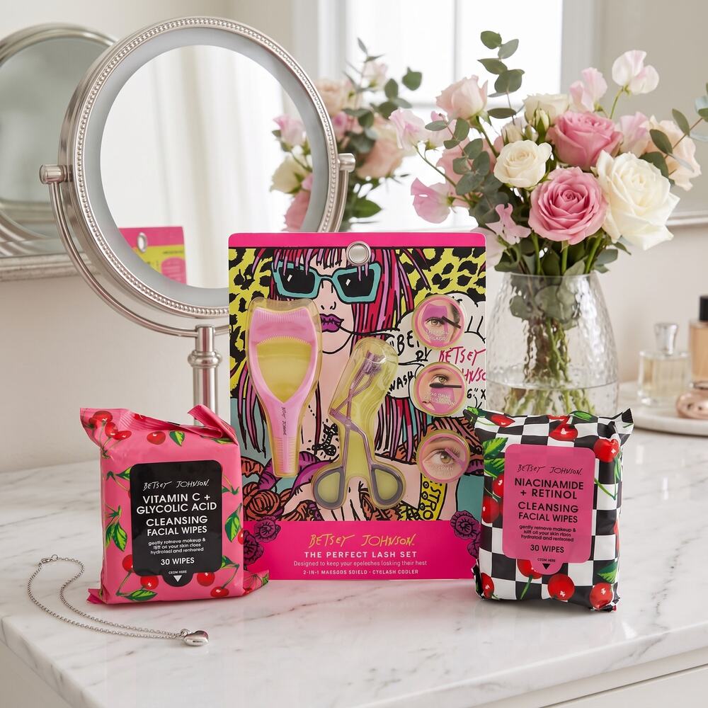 Betsey Johnson Perfect Lash Eye Kit + 2 Facial Cleansing Wipes Sets